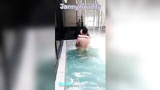 หลุด jannywooddy99 Onlyfans งานคู่รักแท้สายเอ้าท์ดอร์ เย็ดกันในสระว่ายน้ำเลย