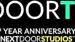 Next Door Twink ดูหนังโป๊เกย์สวิงกิ้งฟรี Scott Finn กับ Trevor Harris และ Kyle Wyncrest สามหนุ่มเกย์ก้นสวยพากันมาเย็ดเล่นท่าสวิงกิ้งรูตูดกันสุดมัน จับดูดควยเบิร์นร่องดาก แล้วแหวกรูก้นให้ดุ้นควยผลัดกันเย็ดสดรัวถี่ยิก จนน้ำเงี่ยนแตกเต็มซอกดากขาวๆเนียนๆอย่าง