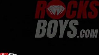 Rocks Boys หนังโป๊AVเกย์ เกย์นิโกรควยใหญ่ยักษ์ Rock Rockafella โดนหนุ่มคนดำตัวเล็กหิวควย ขอดูดควยโม๊กสด ก่อนเจอเย็ดตูดต่อหนักๆ ซอยประตูหลังยับจนแสบตูด โดนเย็ดไปชักว่าวไปน้ำแตกทั้งคู่