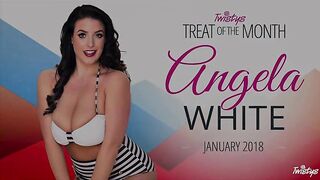 ดูหนังเอ็กฝรั่งใหม่ยอดนิยม สาวใหญ่ของค่าย Twistys แองเจล่า ไวต์ Angela White ขย่มควยผัวตอนคุยมือถือ เอาหีเสียบควยไม่พักเสียงดังเข้าโทรศัพท์จนคนในสายถามเย็ดกันอยู่หรอ