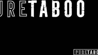 รุมสกรัมพ่อบ้านใจกล้า หนัง x ครอบครัว Pure Taboo เมียกับพี่สะใภ้ร่วมมือเอาหีขย่มควยพ่อบ้าน Natasha Nice นั่งเอากันกลางห้องรับแขก ผลัดกันเอาหีกระแทกควย เย็ดกันแบบทรีซั่มเอากันไปเอากันมาน้ำควยแตกใส่หีพร้อมกันทั้งคู่