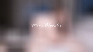 หนังXXX MiniBlondie ยั่วเย็ดกับผัวก่อนนอน ร่านมาจากไหนขึ้นควยขย่มเย็ดให้ผัวด้วย ควยใหญ่ยาวแบบนี้จะเย็ดให้มิดด้ามเลย หีอูมๆแต่โบ๋ตอดควยแน่นจนเสียวน้ำหีไหลเยิ้มเลย