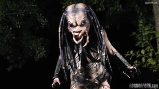 Horror porn ทหารอเมริกาหลงเข้าป่าเจอ Predator เพศหญิงไล่ล่าจับดูดควยกลางป่าลึก