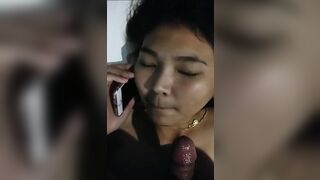 pornแตกคาปาก สาวไม่สวยแต่ชอบกินน้ำว่าว คุยโทรศัพท์กับเพื่อน แฟนกำลังชักว่าวให้แตกคาปากพอดี เสียงไทยแท้ๆอีกแล้ว