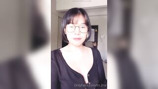 Onlyfans VK ดูคลิปโป๊ไทย Tn.2na สาวแว่นนมโตโคตรน่าดูด มาโชว์สกิลดูดควยสุดเสียวยั่วเงี่ยนคนดูอย่างเด็ด ก่อนแหกง่ามหีโหนกๆเสียบท่อนหำทะลวงแทงหีไม่ยั้ง ซอยรัวยับเสียวจนร้องครางเสียวไม่หยุด แล้วฉีดน้ำว่าวพุ่งแตกเต็มรูแตด