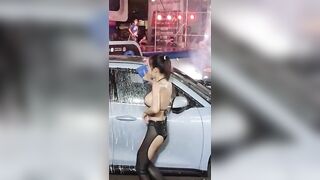 คลิปเด็ด น้องคะแนน กนกญาดา นางแบบพริตตี้ สุดฮอต กับงาน Sexy Car Wash