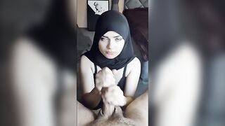 Muslim Porn โหลดหนังโป๊มุสลิม สาวอวบอึ๋มเจอควยดุ้นใหญ่xxx รีบควักควยมาโม๊กให้ เงี่ยนจัดอมควยทั้งๆที่ใส่ผ้าคลุมฮิญาบจนแตกใส่ปากก่อนเย็ดต่อน้ำสอง