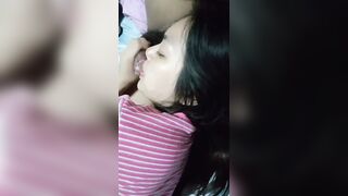 Thai Student Blowjob นักศึกษาโม๊กควยให้แฟนเล่นโทรศัพท์ไปด้วย อย่างเสียว