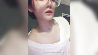 Thai Onlyfans น้องหัวหอมนะคะ คลิปหลุดเน็ตไอดอล Huahormchu สาวสวยตัวเล็กสเปคชายไทยรวมฉากตั้งกล้องแก้ผ้านมใหญ่จุกชมพู นอนแหกหีโชว์เสียวช่วยตัวเองเกี่ยวเบ็ดรูหีขาวเนียนหมอยไม่มี พูดอ้อนควยอยากโดนเย็ดเงี่ยนไม่ไหวแล้วเสียงไทยชัดเจน