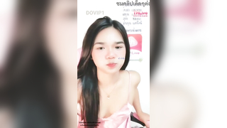 คลิปหลุดVKไลฟ์สด XXX Thlive น้องกานดาหญิงไทยสุดน่ารัก ใส่ชุดนอนไม่ได้นอน มาตั้งกล้องเต้นยั่วโชว์ลีลาอย่างเสียว ก่อนเอานิ้วไปแหวกหีเล่น แล้วถ่างขาให้ดูรูจิ๋มสวยๆ ยั่วควยจนตัวเองเงี่ยนต้องหาควยปลอมมาแหย่