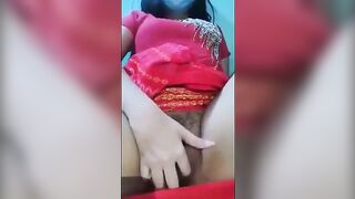 คลิปหลุดสาวเทศบาลถลกผ้าถุงโชว์หีหน้ากล้องโหนกนูนน่าเสียบโคตรๆ