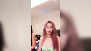 คลิปหลุด Mlive IDX 84670731 ห้องล็อคสองสาวสุดเดือด เล่นตีฉิ่งผลัดกันติ้วหีอย่างมันน้ำหีไหลเยิ้มแฉะทั้งคู่เลย