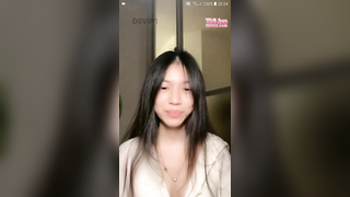 xxx คลิปหลุด น้องอ้อ Axaor ไลฟ์สดในแอพ THlive จากใน VK หน้าตาโครตน่ารักสวยมากดัดฟันหีสีชมพูนมใหญ่หัวนมชมพูโครตเสียวฟังแล้วเงี่ยนตามโครตเสียวเลย