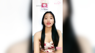 คลิปหลุดไลฟ์สด ThLive สาวไทยโชว์ของดี นั่งเกี่ยวหีออกกล้อง หุ่นสวยนมเป็นร่องเลย สาวไทยหัดไลฟ์โชว์เสียวครั้งแรกขอกำลังใจ