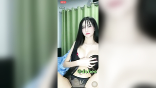 ดูหีน้องสะมายด์หยี๋ใหม่ล่าสุด ในกลุ่มลับ18+ เหมือนน้องจะร้อนเงิน ช่วงนี้โชว์หีสวยๆของตัวเองออกมาให้ดูต่อเนื่อง แถมยังเอาดิลโด้ควยปลอมแทงหี