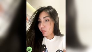 คลิปหลุด Onlyfans เจ๊พิม ปัทมา pimpathama มาในชุดลูกไม้ยั่วใจ แหวกรูหีให้ดูหุ่นแจ่มจริงๆ น่าจับเย็ดให้ลืมวันลืมคืนเลยทรงนี้