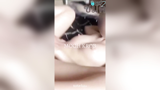 คลิปหลุด Onlyfans moohkrob หมูกรอบ เย็ดกับแฟนในห้อง จับควยสดๆยัดหีแล้วขย่มไม่หยุดเย็ดอย่างเสียว โดนซอยหีจนแตกใน