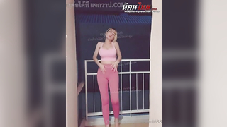 คลิปหลุด Onlyfans mewnii638 น้องมิวสาวสวยผมสั้น โดนแฟนจับเย็ดเอ้าดอริมระเบียงแล้วไปต่อกันบนเตียง เย็ดอย่างมันแทงหีท่าหมาซอยเสียวๆ