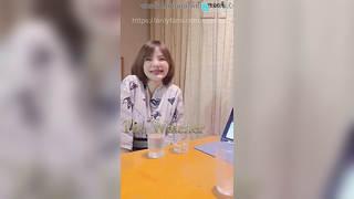 คลิปหลุด Onlyfans kaijeaw น้องไข่เจียว สาวสวยผมสั้นนมใหญไปเที่ยวใส่ชุดกิโมโนยั่วเย็ดจัด นั่งดื่มกับแฟนเริ่มเมาถอดชุดโม๊คควยหุ่นน่าเย็ดจัดขึ้นขย่มควยเย็ดสดเสียวจัด ต่อท่าหมาเด้งตูดรับทุกดอกซอยหีจนน้ำแตก