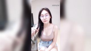 น้องกู๊ด MLive หลุดล่าสุด สาวแว่นดัดฟันตัวเล็กหีฟิตยั่วเย็ด IDX-67276711 โชว์xxxถ่างหีให้คู่เทพจกแจ๊ะๆ ก่อนนอนเย็ดกลางไลพ์ ถ่างหีกระแทกหนักเน้นๆ แล้วเอาควยมาจ่อ พ่นน้ำว่าวราดนมเยิ้มๆ