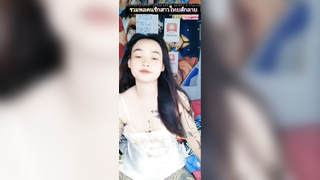 คลิปหลุดไลฟ์สด XXX THLive ใครว่าคนสักแทงไม่เข้าน้องคนนี้แหละครับท่านผู้ชม สาวสักลายไลฟ์สดเอาควยปลอมเเทงหีตัวเองเสียวๆ เอาควยปลอมสอยหียิกๆอย่างเสียว นํ้าหีแตก