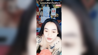 คลิปหลุดไลฟ์สด XXX THLive ใครว่าคนสักแทงไม่เข้าน้องคนนี้แหละครับท่านผู้ชม สาวสักลายไลฟ์สดเอาควยปลอมเเทงหีตัวเองเสียวๆ เอาควยปลอมสอยหียิกๆอย่างเสียว นํ้าหีแตก