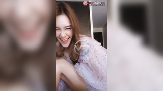 คลิปหลุด มิสแกรนด์ 2018 กระแสข่าวดัง น้องอีฟ เต้นยั่วเสียวไลฟ์สดแก้ผ้าโชว์ อย่างน่าเย็ดเลย นมสวยน่าเลียมากๆหุ่นนางแบบอะนะ