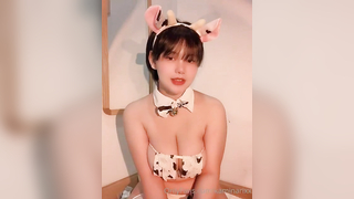 คลิปหลุด OLF หาดูยาก Kaminarixx น้องเมล่อนดาวทวิตเตอร์นมใหญ่ แหวกหีนมโชว์ในกลุ่มลับ สวมชุดคอสเพลย์เป็นแม่วัว หีวัวอวบอูมน่าเย็ดทำออรัลเซ็กส์ให้ผัวดูดควยโคตรเสียว